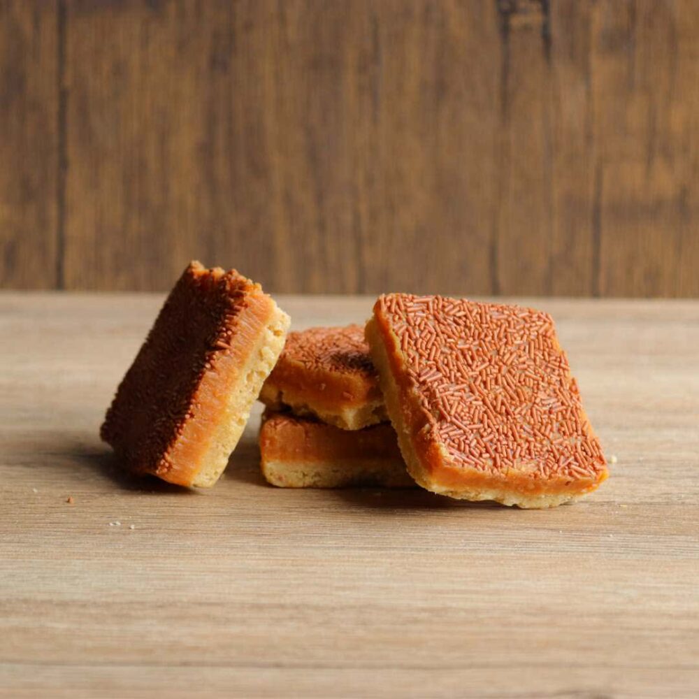 Vermicelli caramel cake