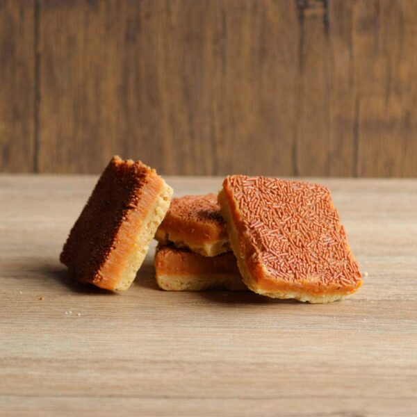 Vermicelli caramel cake