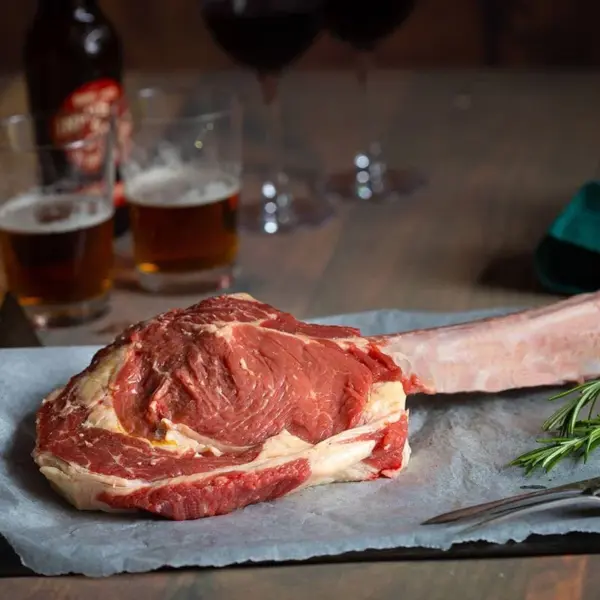 Aberdeen angus tomahawk steak
